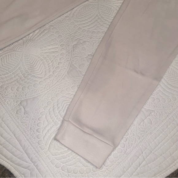 Rae Dunn womens off white jogger sweatpants with pockets and drawstring tie - Picture 5 of 9